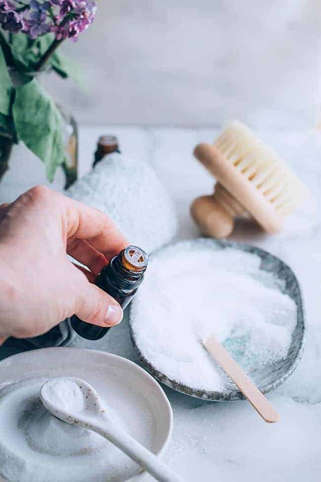 8 Reasons To Take A Baking Soda Bath