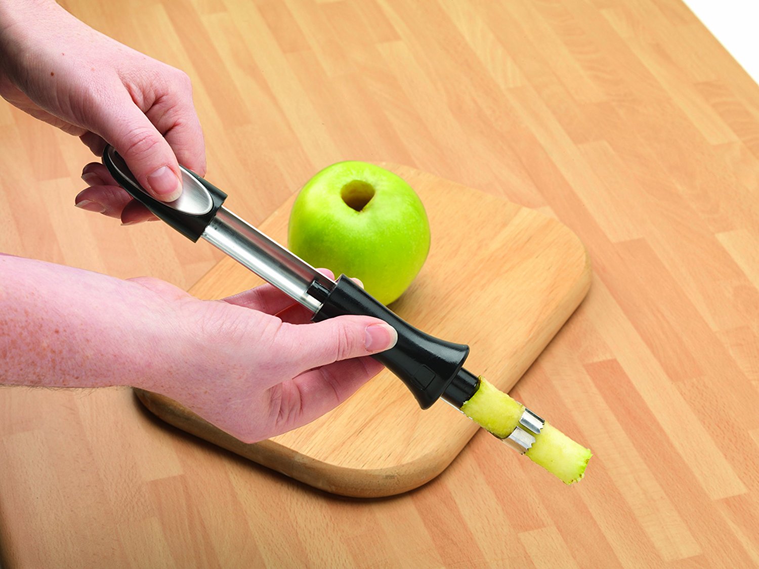 Убрать яблоню. Приспособление для вырезания сердцевины яблок. Нож для вырезки сердцевины. Нож для очистки яблок. Нож для вырезания сердцевины яблок.