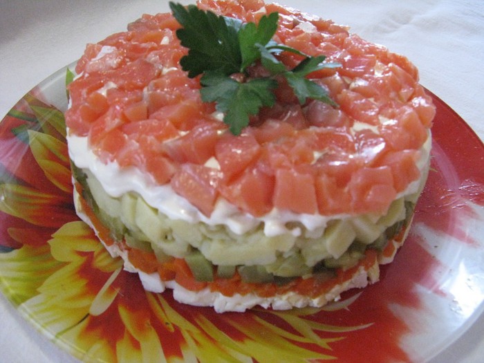Салат слоями с красной рыбой слоями рецепт с фото пошагово