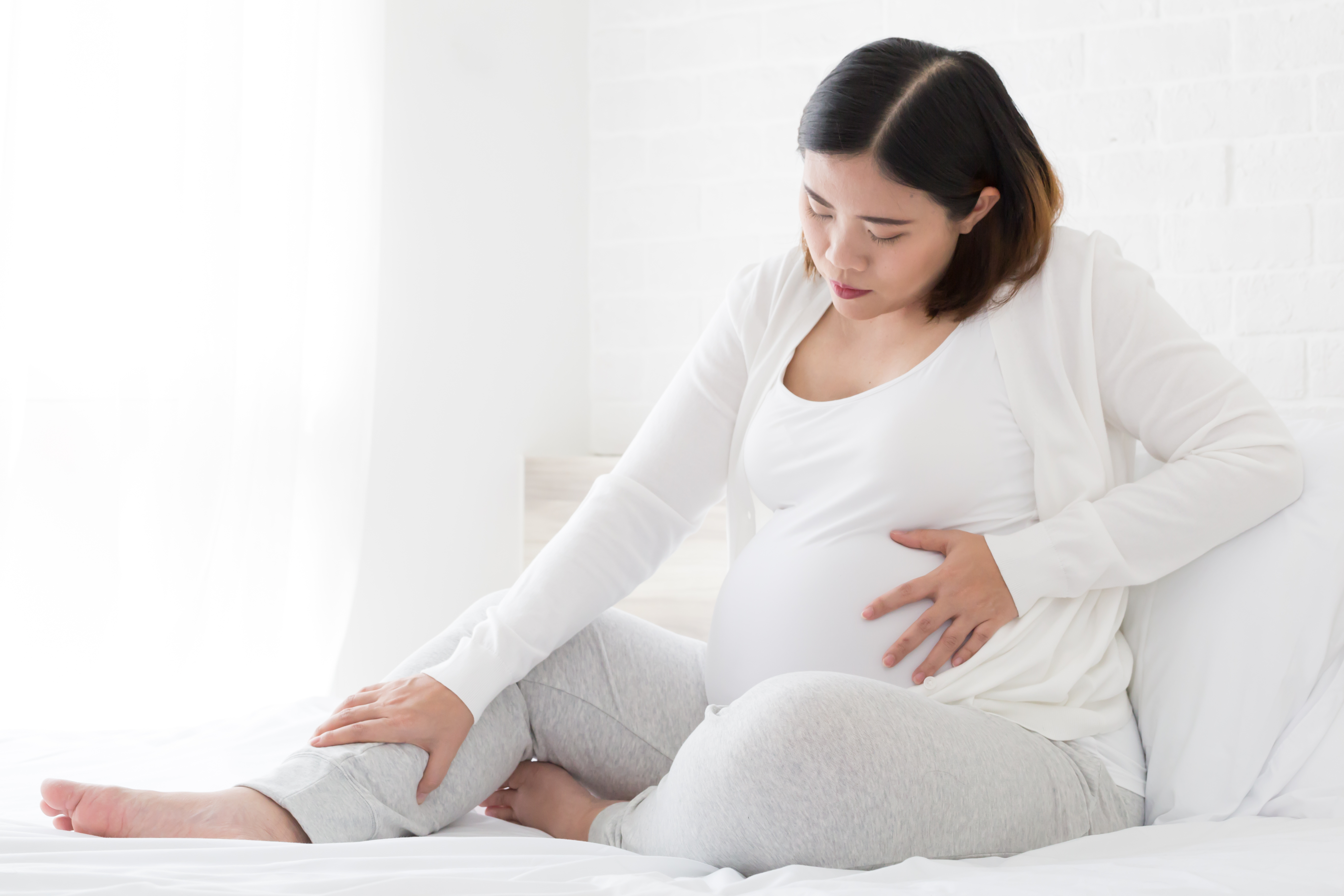 Почему при беременности сводит